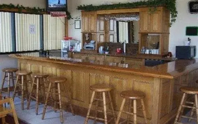 Travelers Inn & Convention Center
