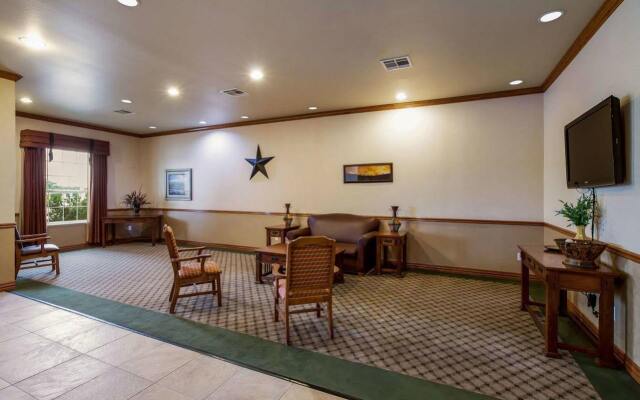 Econo Lodge Inn & Suites Bridgeport