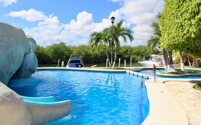 Stunning Residence 4 Bedrooms, AC, WiFi