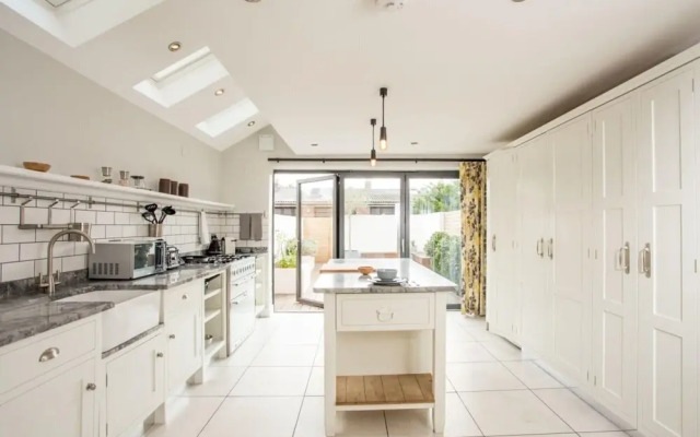 The Romsey Lofthouse - Charming & Bright 3BDR Home