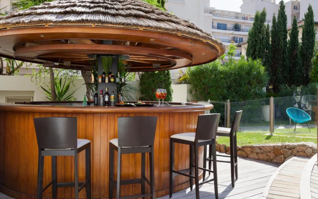 Park and Suites Prestige Cannes Croisette Hotel