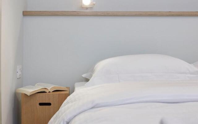 Enjoy Athens from a funky studio near Acropolis!