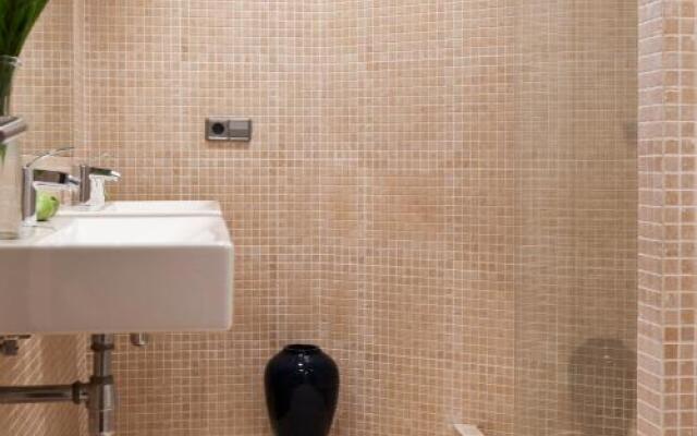 Centric Gracia Apartments