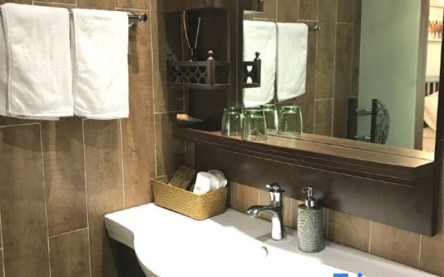 Zhangshe Courtyard Hotel