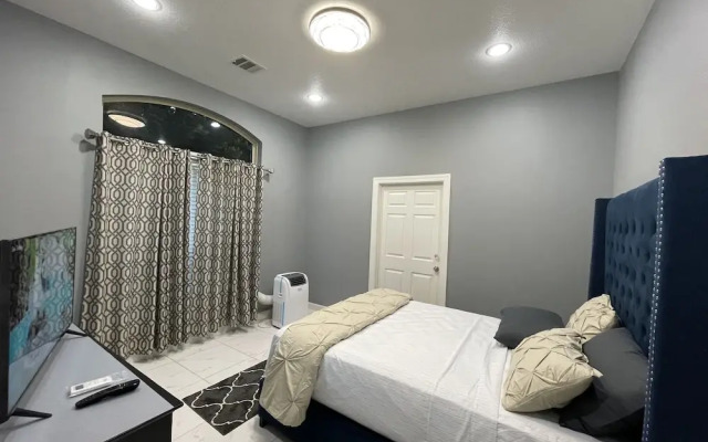 IAH SPHERIC Mini-mansion