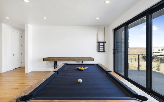 Sunny Days 7 Bedroom Home