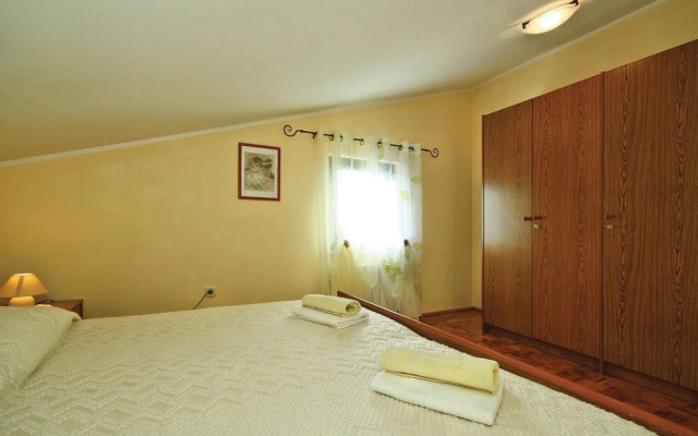 Nice Home in Porec With Wifi and 4 Bedrooms - Hotel in Porec - Photo 3