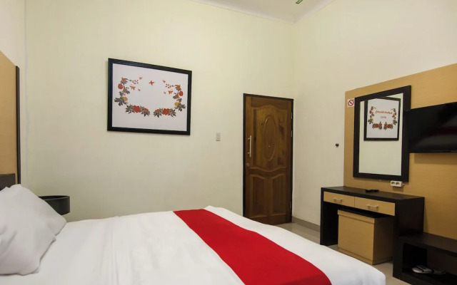 Esther Hotel