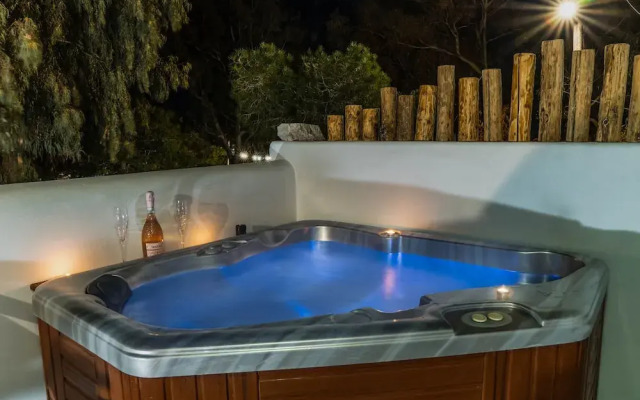 Asera Suites Near Kamari Beach