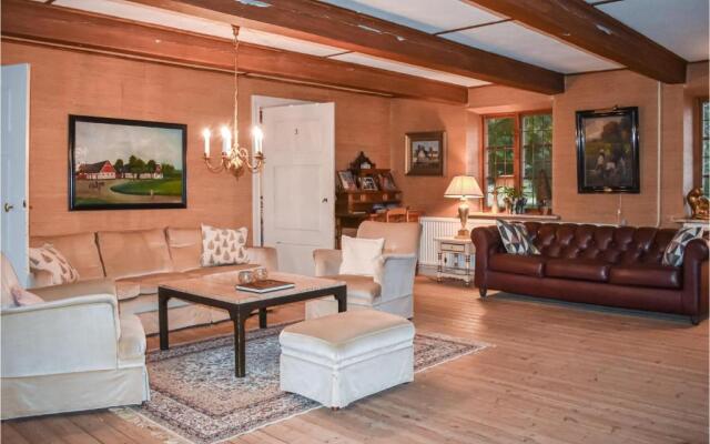 Nice Home In Annelv With 4 Bedrooms And Wifi