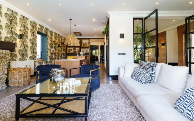 Golden Villa Luxury Pool Retreat & Beach