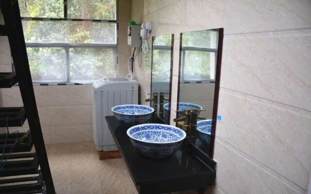 Zhangjiajie Peakcap Backpacker Hostel