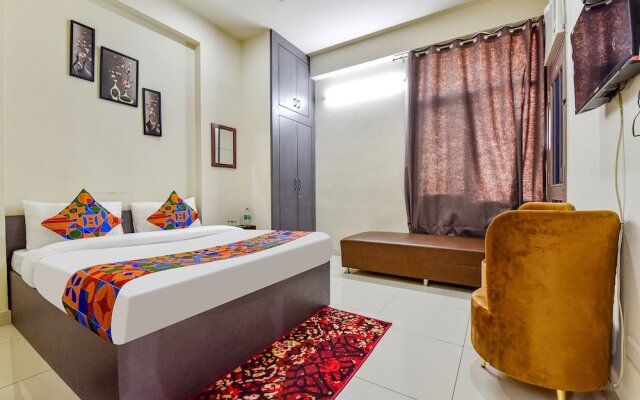 Fabhotel Moon Light Palace