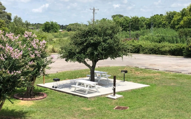Motel 6 Clute, TX