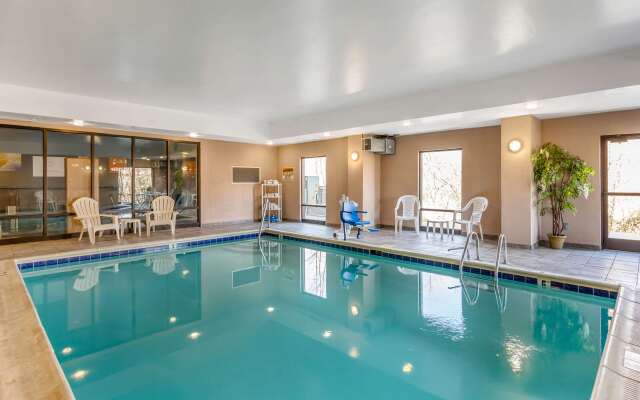 Comfort Suites South Point - Huntington