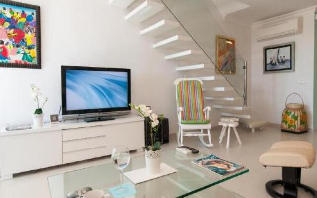 Beachfront Apartment Las Burras MRA 02