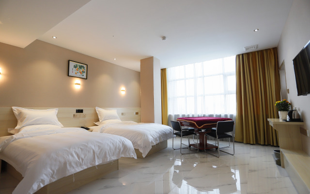 Wuhan Good Time Hotel (Tianhe Airport Hengdian Subway Station)