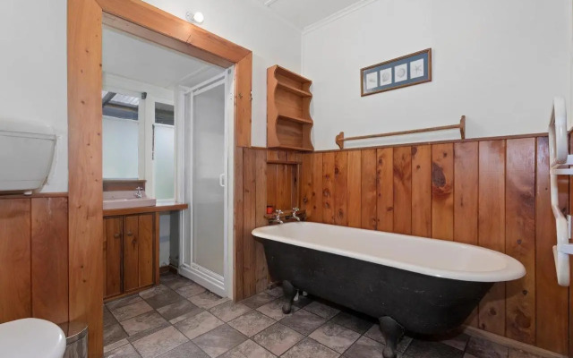 Beachy Bach - Mangawhai Heads Holiday Home