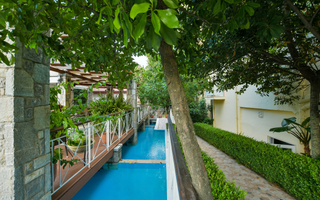 Neda Hotel