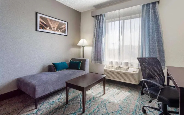 La Quinta Inn & Suites Columbus West - Hilliard