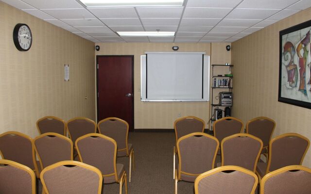 Jameson Inn and Suites Riverdale