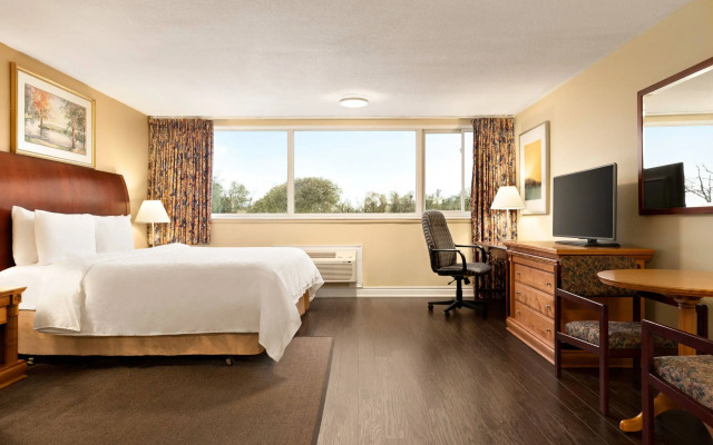 Travelodge by Wyndham Richmond Hill