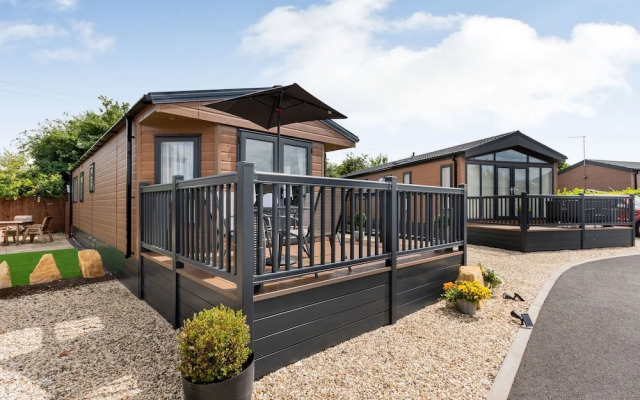 The Cotswold Holiday Lodge