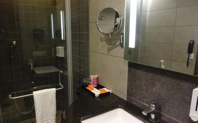Hotel Cosmopolitan Ahmedabad
