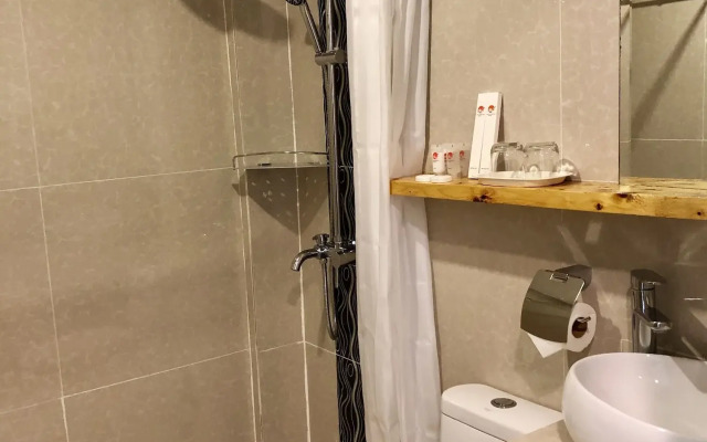 IL Mare Sakura Resort Boracay