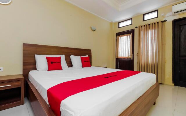 RedDoorz near Taman Samarendah