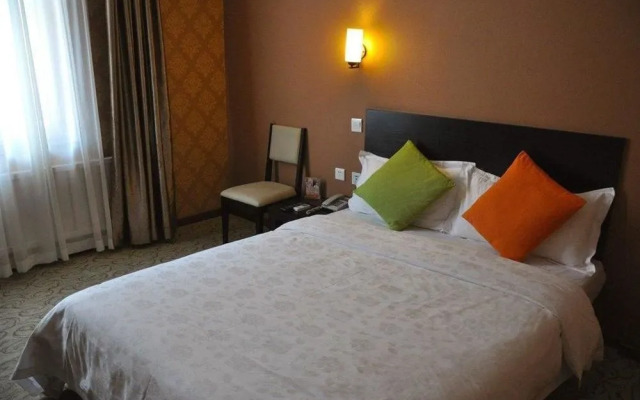 Dalian Yijia Business Hotel