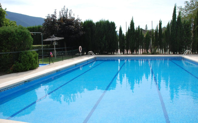 Atico en Biescas con Piscina, Tenis y Barbacoa
