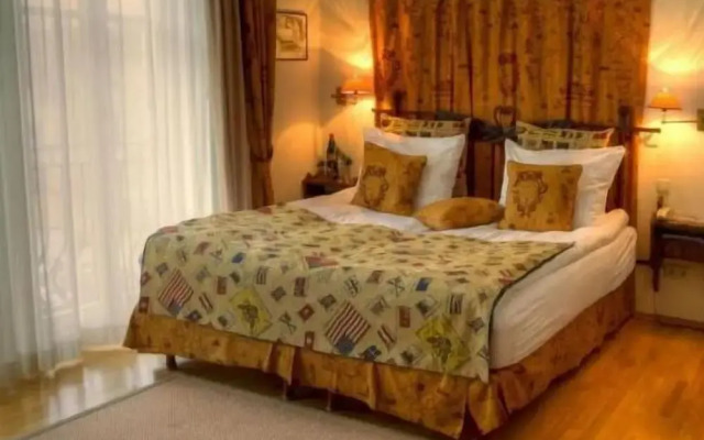 Hotel Henry