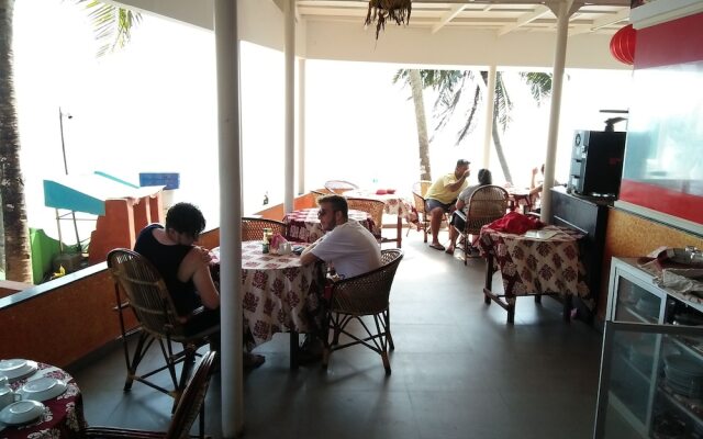 Black Beach Resort