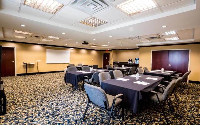 Holiday Inn Express & Suites Pampa by IHG