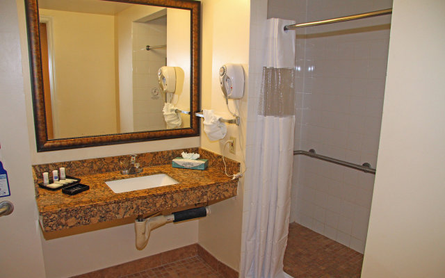 Best Western Plus Universal Inn