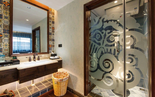 Shangri-la Bird of Paradise Inn