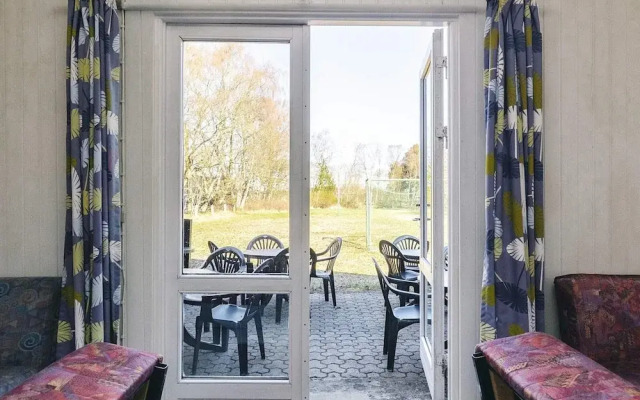 Holiday Home With Shared Kitchen & Bathroom