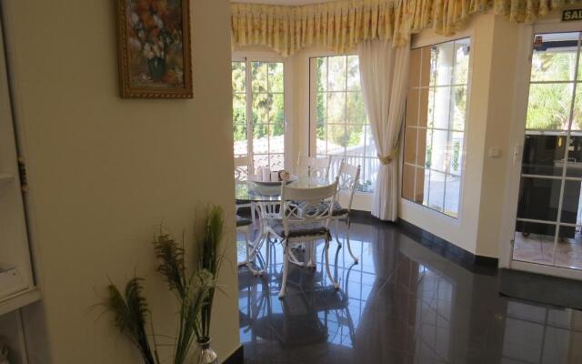 Spacious 700m2 villa, Golfers paradise.