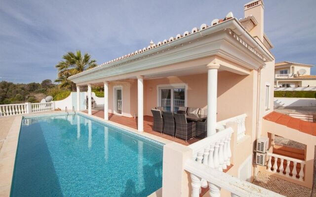 D08 - Bay View Villa in Vale da Lama