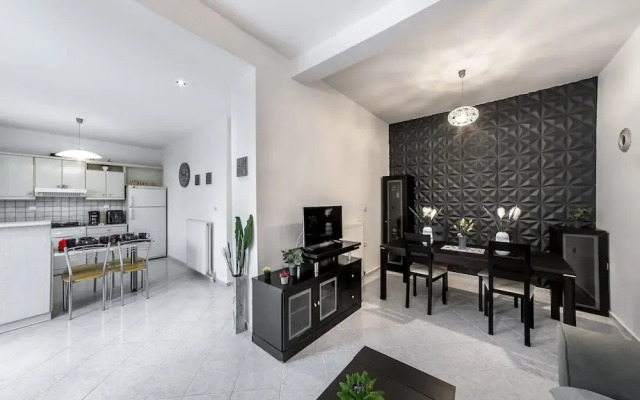 Ariadni Apartment Garden View