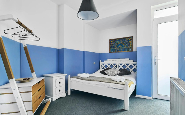 Central Garden by CityLife Suites