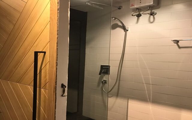 Bed One Block Hostel