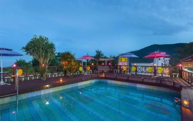 Namhae Two Seasons Pension