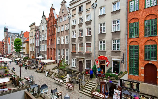 The Heart of Old Town Apartments