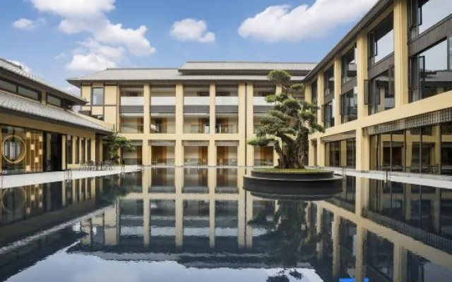 Jianshui Yanqi Lake Hotel