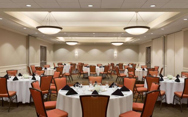 DoubleTree by Hilton Hartford - Bradley Airport