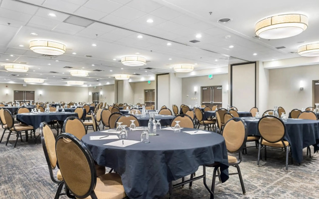 DoubleTree by Hilton Roseville Minneapolis