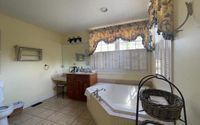 The Wayside Inn Bed & Breakfast