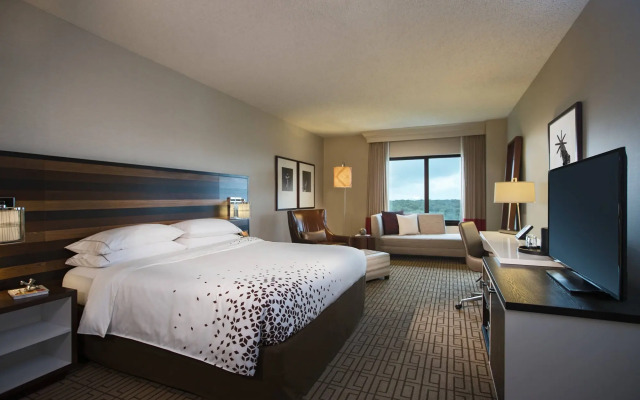 Renaissance Austin Hotel